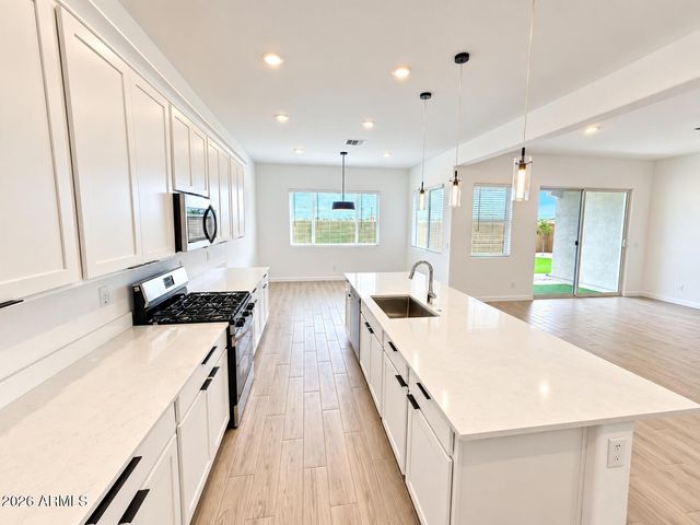 3302 E AGLIO Avenue, San Tan Valley, AZ 85143