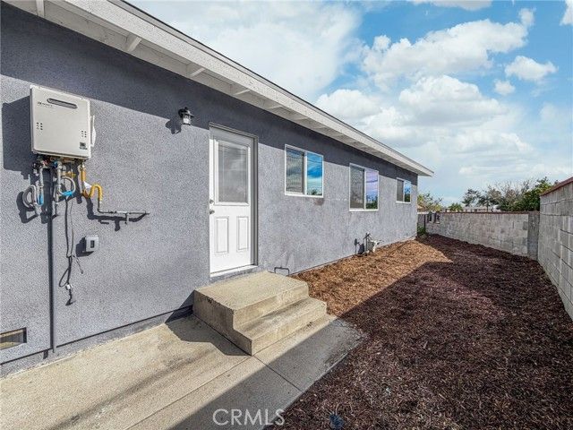 17748 Owen Street, Fontana, CA 92335