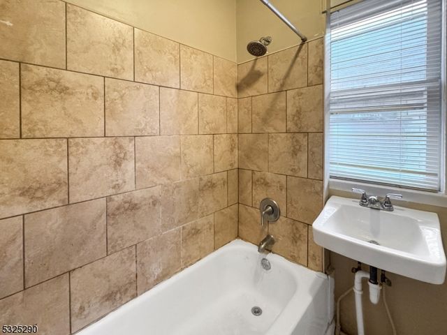62 Summit Ave, Phillipsburg Town, NJ 08865