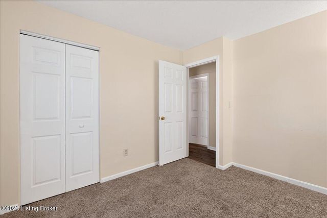 272 Sanna Dr, Louisville, KY 40229