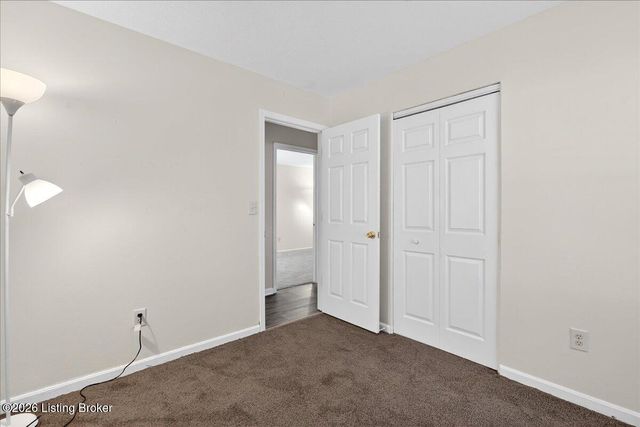 272 Sanna Dr, Louisville, KY 40229