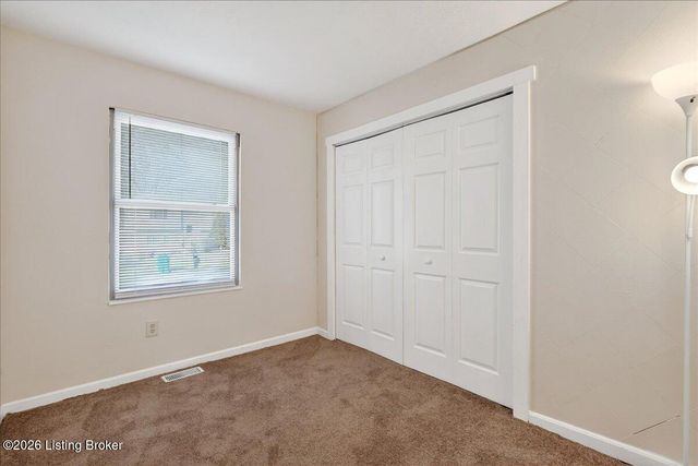 272 Sanna Dr, Louisville, KY 40229