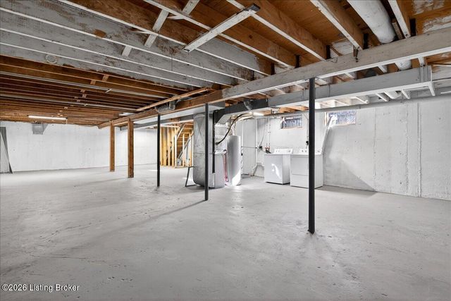 272 Sanna Dr, Louisville, KY 40229