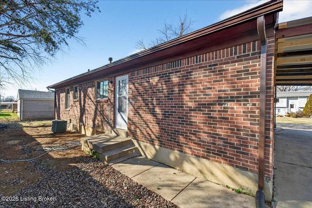 272 Sanna Dr, Louisville, KY 40229