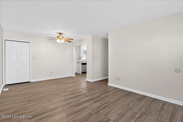 272 Sanna Dr, Louisville, KY 40229