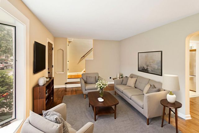 5320 S Oak Park Avenue, Chicago, IL 60638