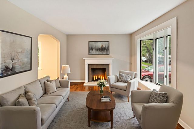 5320 S Oak Park Avenue, Chicago, IL 60638
