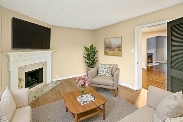 5320 S Oak Park Avenue, Chicago, IL 60638