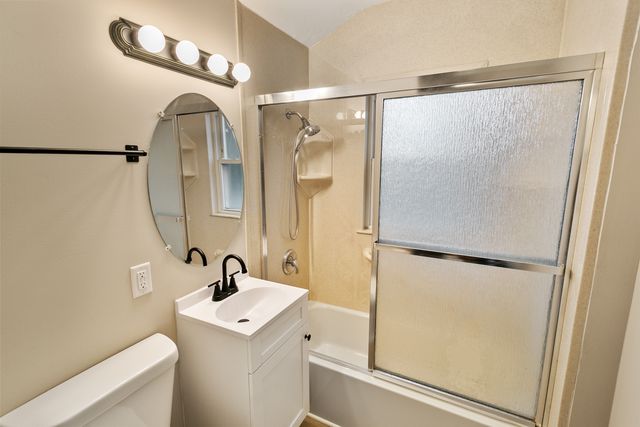 5320 S Oak Park Avenue, Chicago, IL 60638