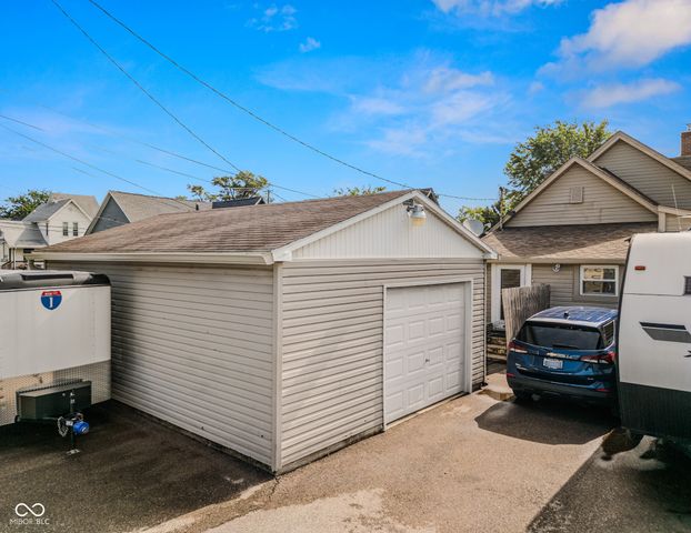 634 Hutchins Avenue, Columbus, IN 47201
