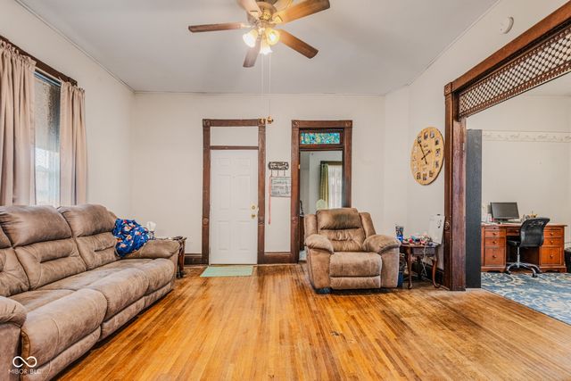 634 Hutchins Avenue, Columbus, IN 47201