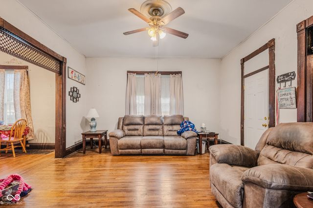 634 Hutchins Avenue, Columbus, IN 47201