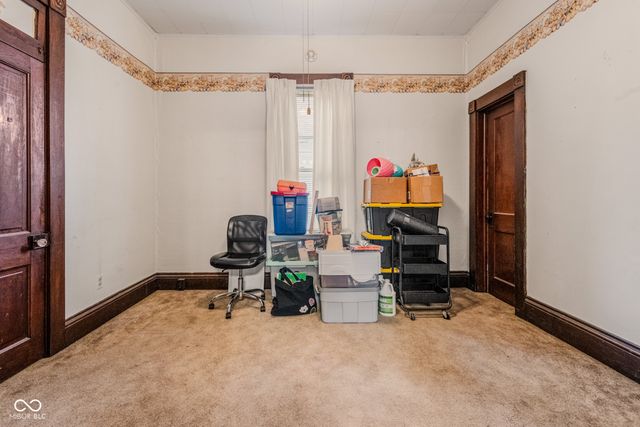 634 Hutchins Avenue, Columbus, IN 47201