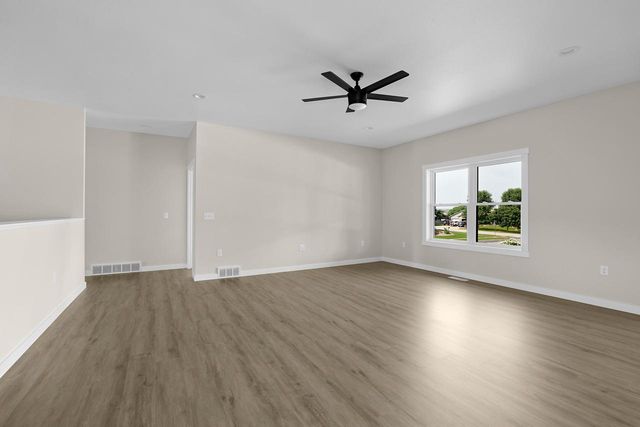 943 Bridger DRIVE, Holmen, WI 54636