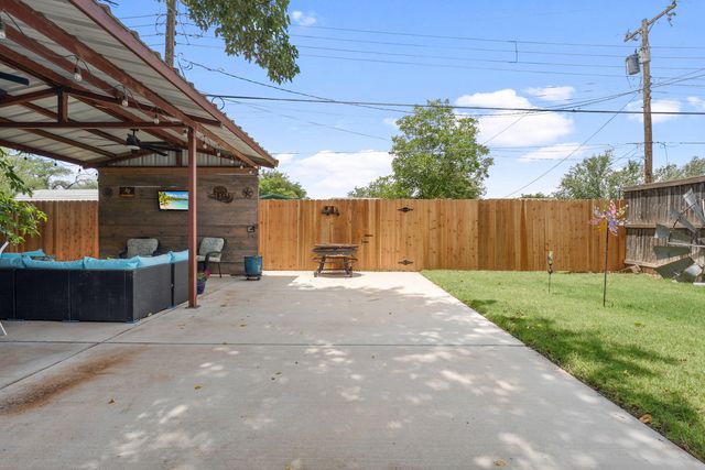 6006 Oxford Avenue, Lubbock, TX 79413