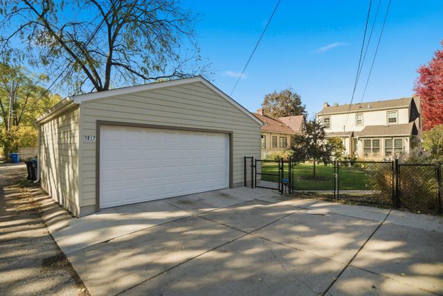 3217 E 25th Street, Minneapolis, MN 55406