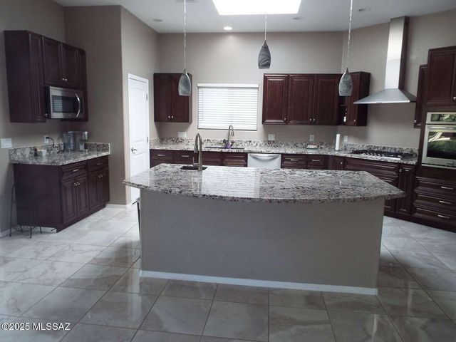 11553 E Tanque Verde Road, Tucson, AZ 85749