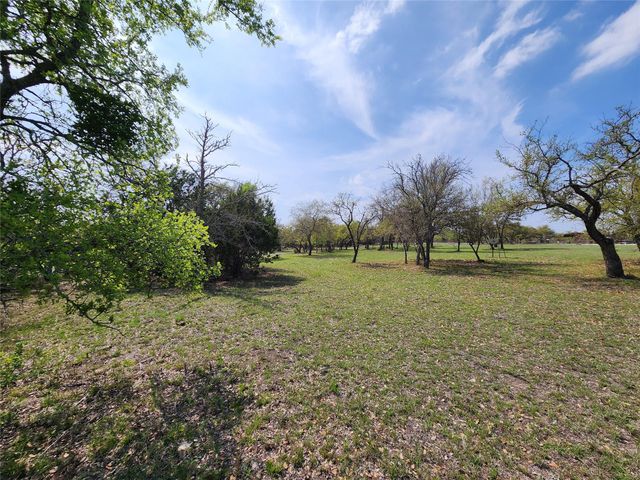 212 Oak Glen LN, Briggs, TX 78608