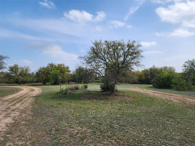 212 Oak Glen LN, Briggs, TX 78608