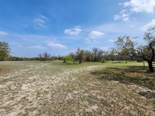 212 Oak Glen LN, Briggs, TX 78608