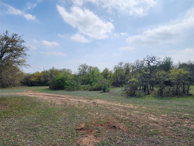 212 Oak Glen LN, Briggs, TX 78608