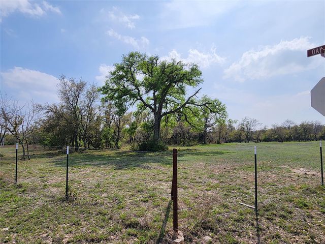 212 Oak Glen LN, Briggs, TX 78608