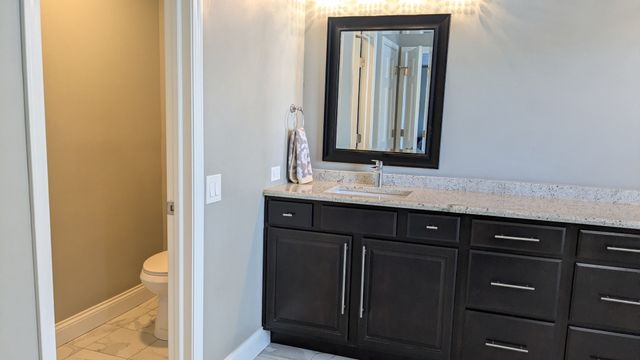233 Lorraine Circle, Bloomingdale, IL 60108