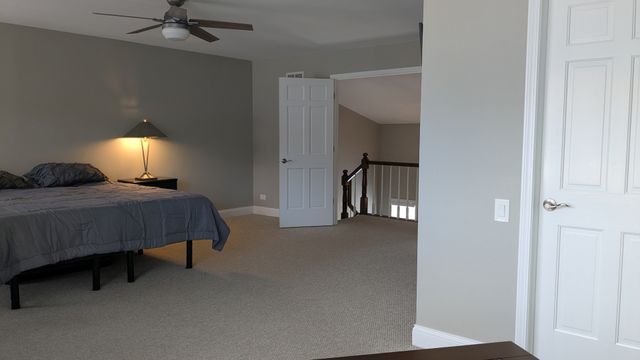 233 Lorraine Circle, Bloomingdale, IL 60108