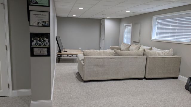 233 Lorraine Circle, Bloomingdale, IL 60108