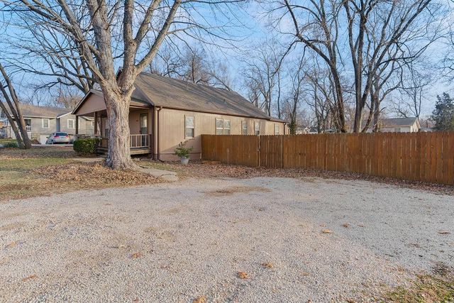 3701 Shawnee Drive, Kansas City, KS 66106