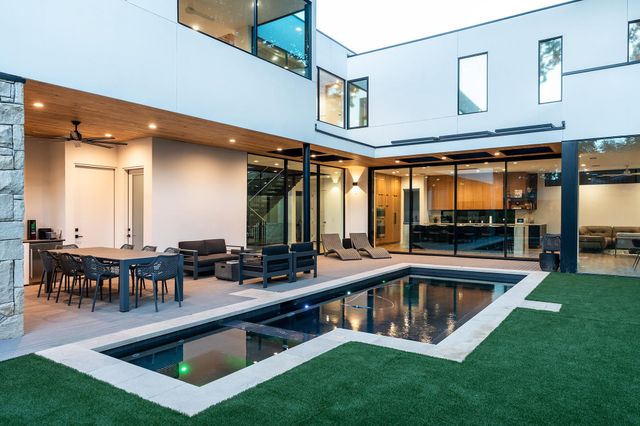 2108 Matterhorn LN, Austin, TX 78704