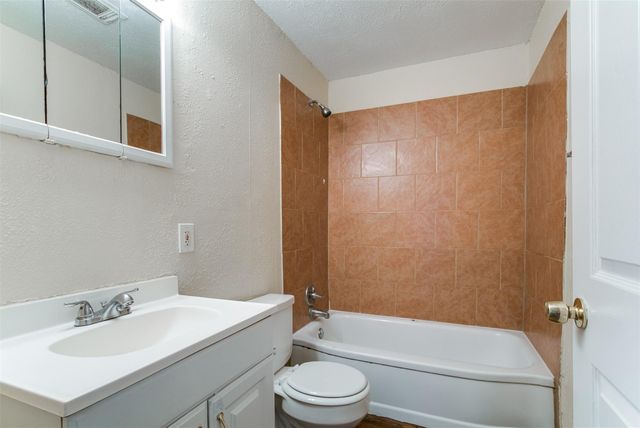 1417 Jennifer Lane, Jacinto City, TX 77029