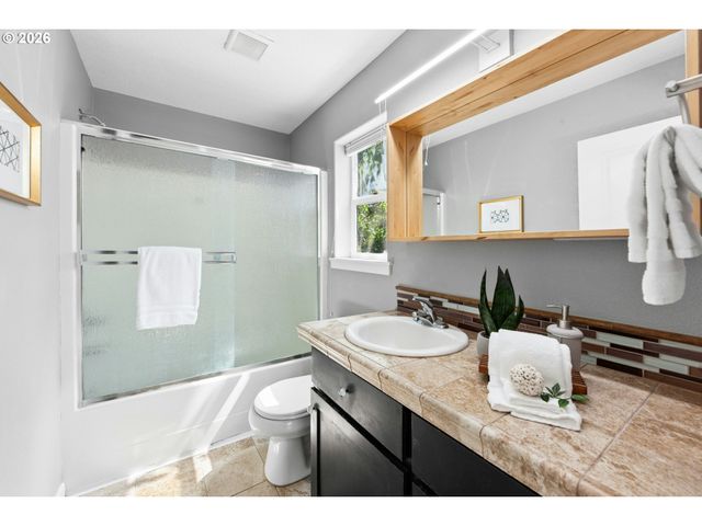 4306 N WILLIS Blvd, Portland, OR 97203