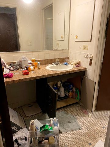 9S220 Lake Drive 16-104, Willowbrook, IL 60527