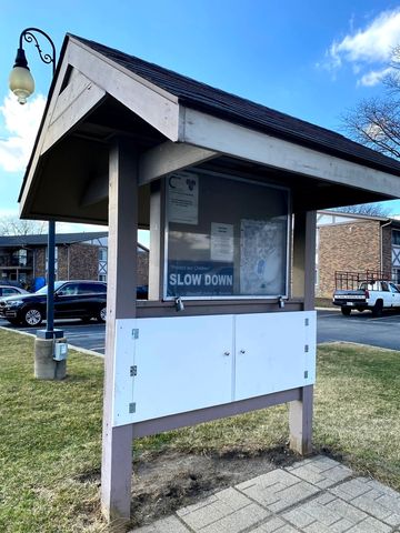 9S220 Lake Drive 16-104, Willowbrook, IL 60527