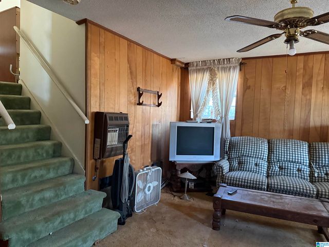 607 FAIRLAWN CIRCLE, Hueytown, AL 35023