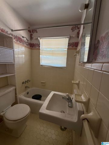 607 FAIRLAWN CIRCLE, Hueytown, AL 35023