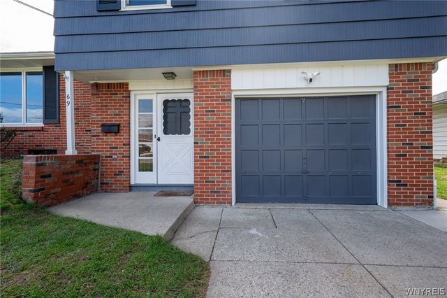 69 Laurelton Drive, West Seneca, NY 14224