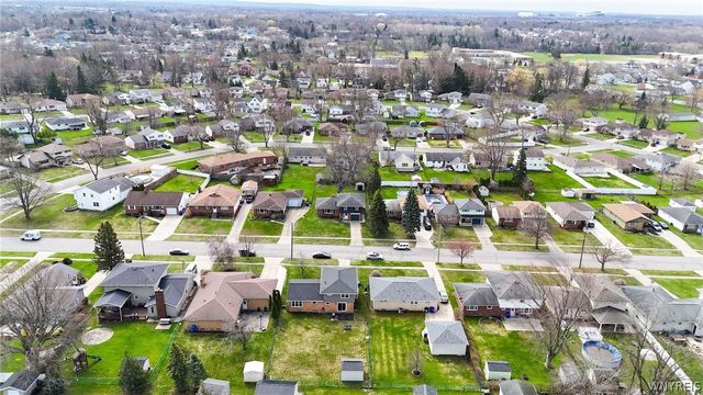 69 Laurelton Drive, West Seneca, NY 14224