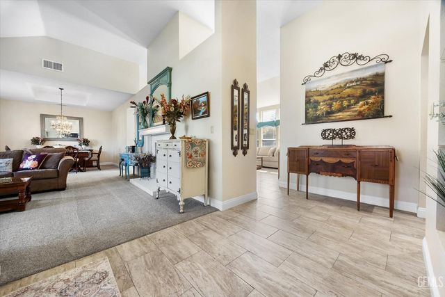 7305 Calle Los Batiquitos, Bakersfield, CA 93309