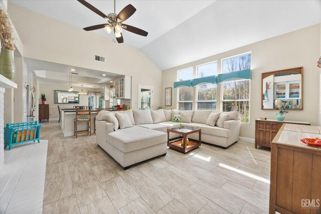 7305 Calle Los Batiquitos, Bakersfield, CA 93309