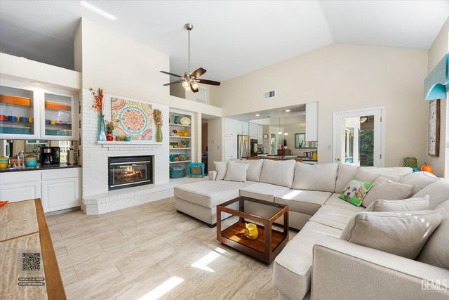 7305 Calle Los Batiquitos, Bakersfield, CA 93309