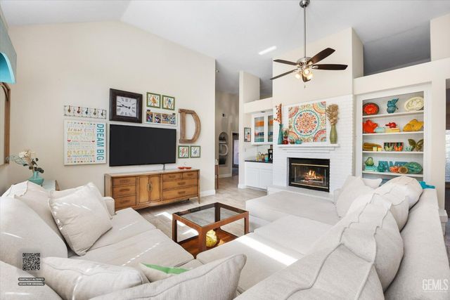 7305 Calle Los Batiquitos, Bakersfield, CA 93309