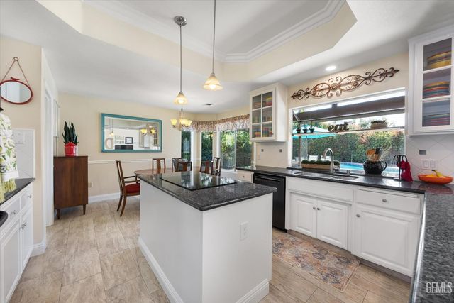 7305 Calle Los Batiquitos, Bakersfield, CA 93309