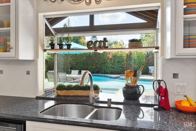 7305 Calle Los Batiquitos, Bakersfield, CA 93309