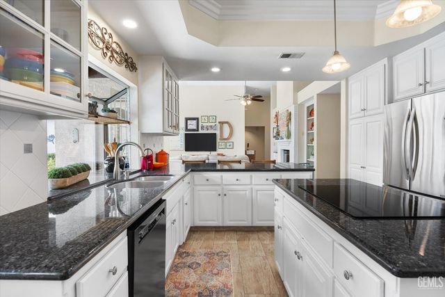 7305 Calle Los Batiquitos, Bakersfield, CA 93309