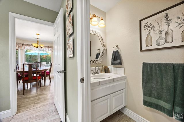 7305 Calle Los Batiquitos, Bakersfield, CA 93309