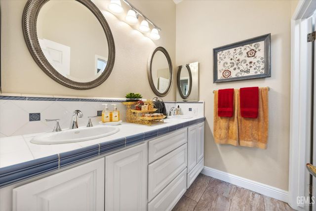 7305 Calle Los Batiquitos, Bakersfield, CA 93309