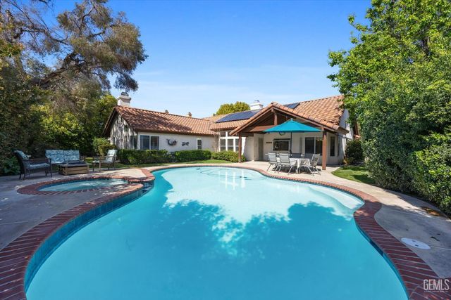 7305 Calle Los Batiquitos, Bakersfield, CA 93309