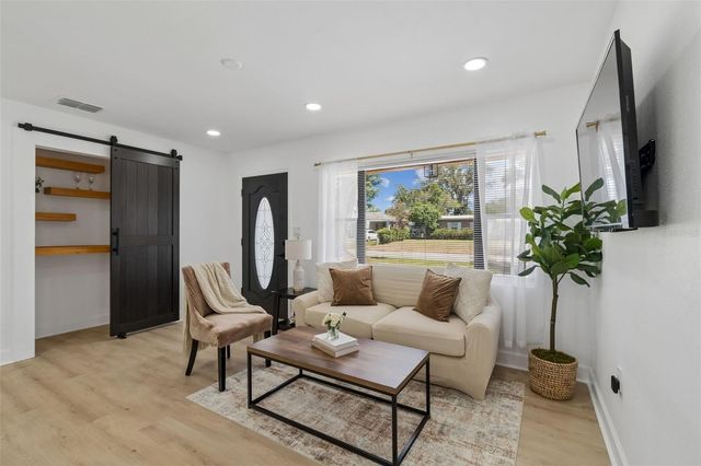1702 W JOHNSTON AVENUE, Tampa, FL 33603